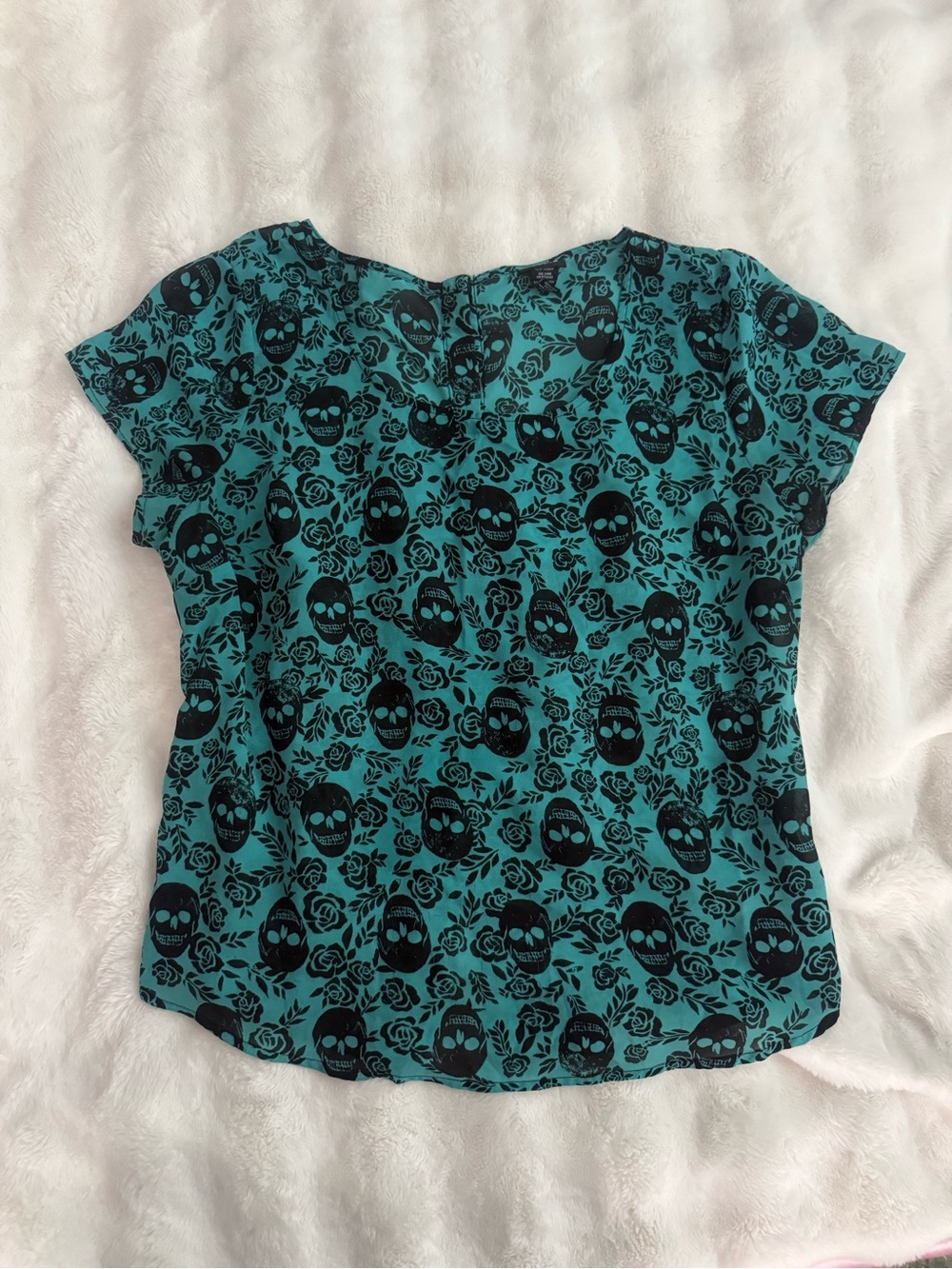 Torrid Teal Skull & Rose Print Short Sleeve Top